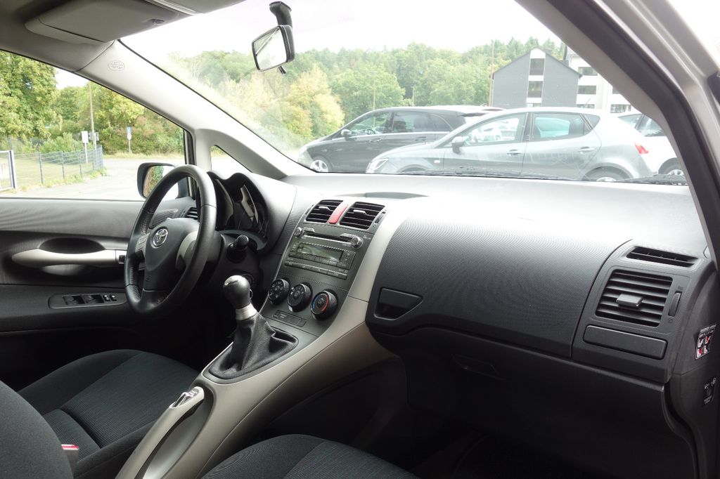 
Toyota Auris Team full									