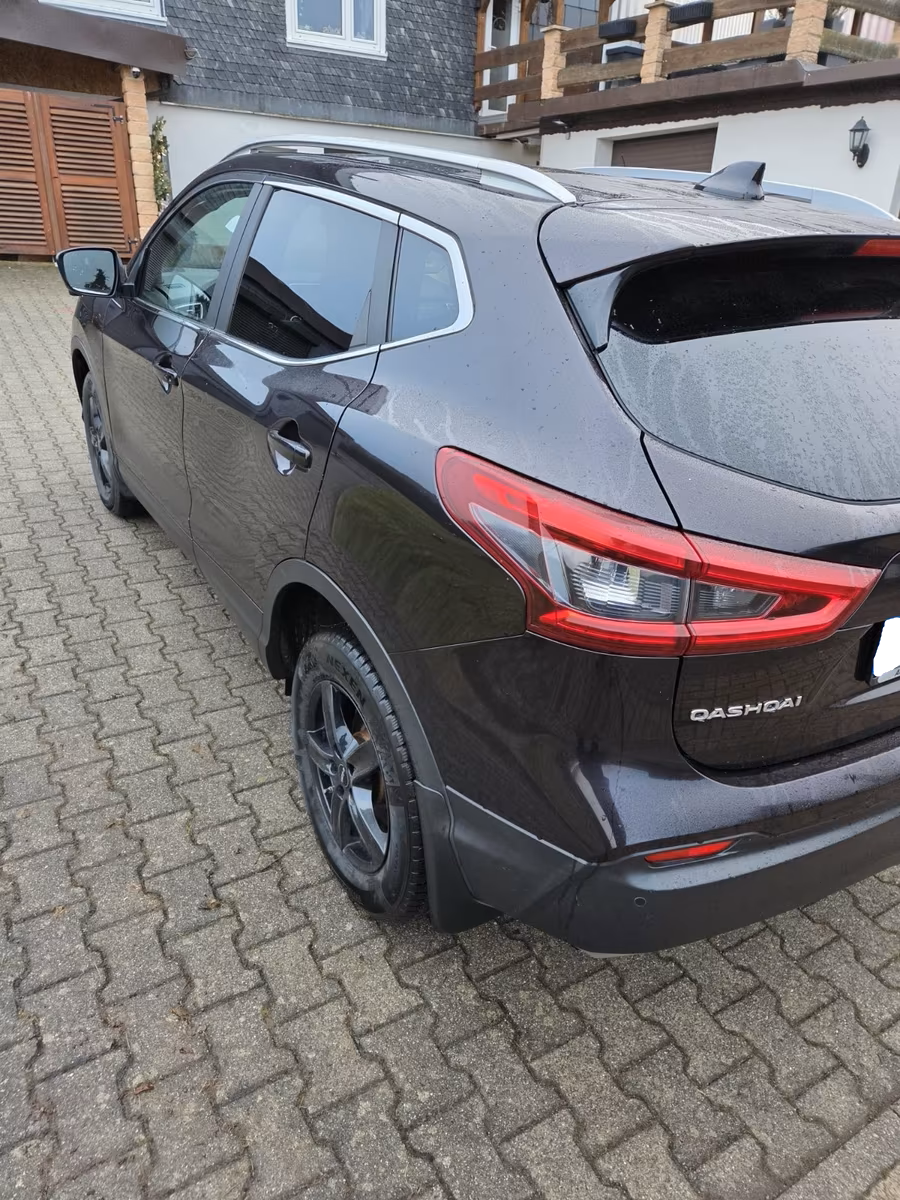 
Nissan Qashqai 1.3 DIG-T full									